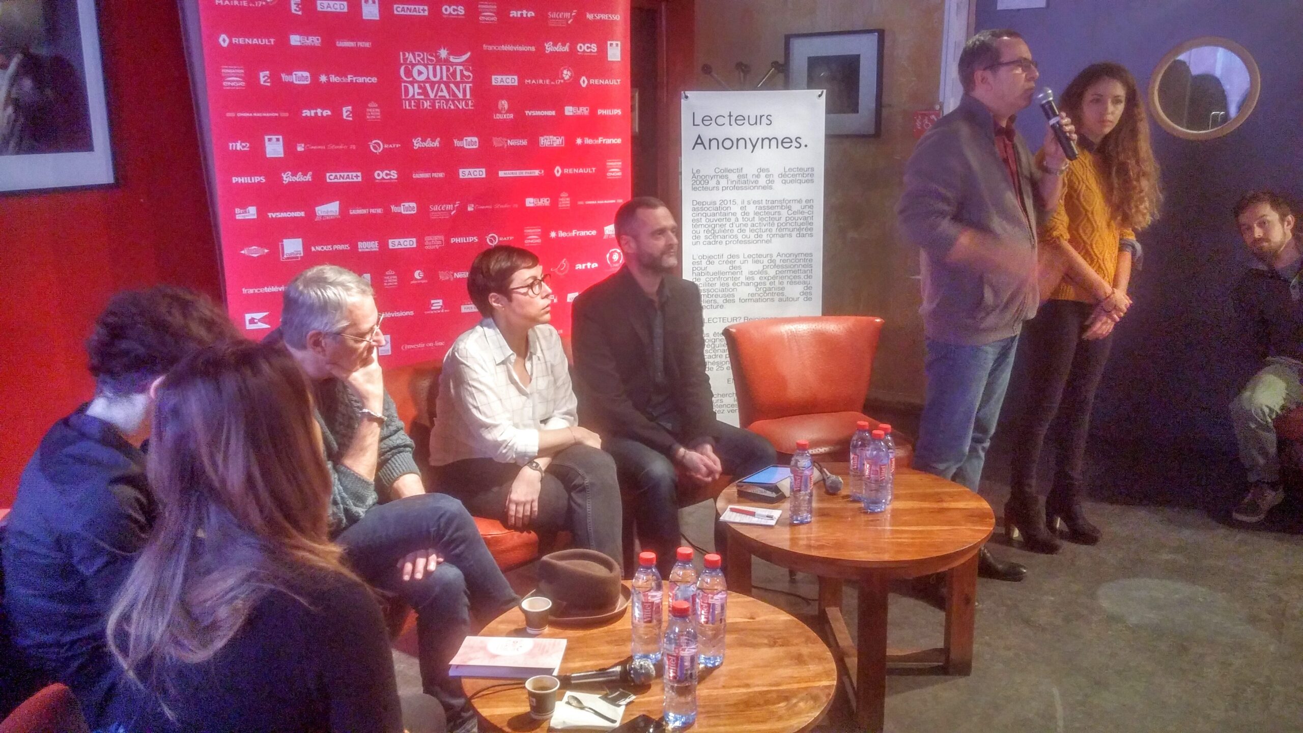 Lecteurs anonymes au festival Paris Courts Devant le 2 décembre